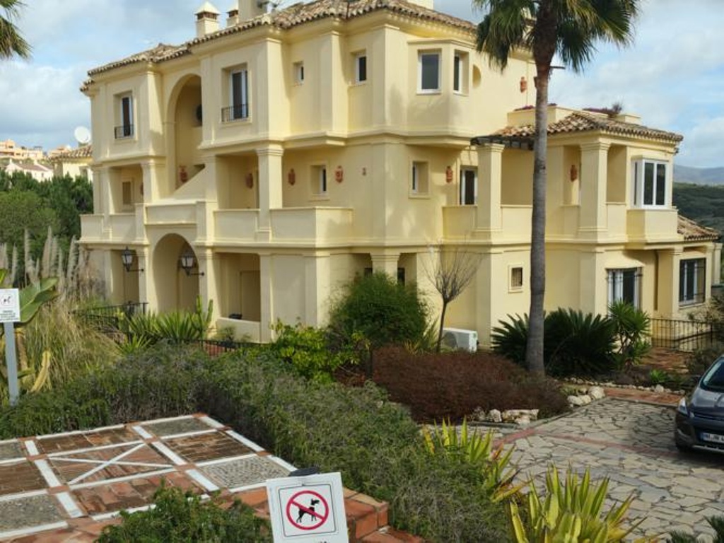 pisos-en-venta en venta en Majestic Hills, 3 dormitorios con garaje y trastero - 1.jpg